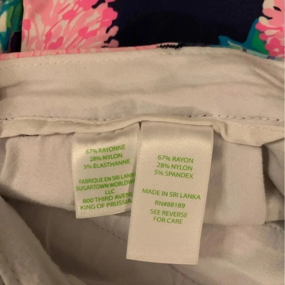 Lilly Pulitzer Floral Shorts Size 6 Performance Material High Tide Navy - Picture 4 of 7